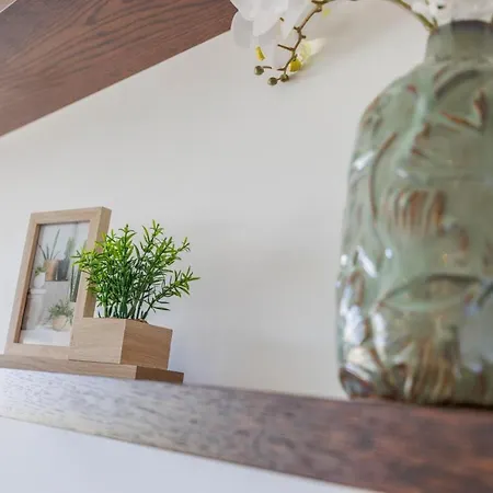 Coastal Haven Retreat With Pool And Garden アパート